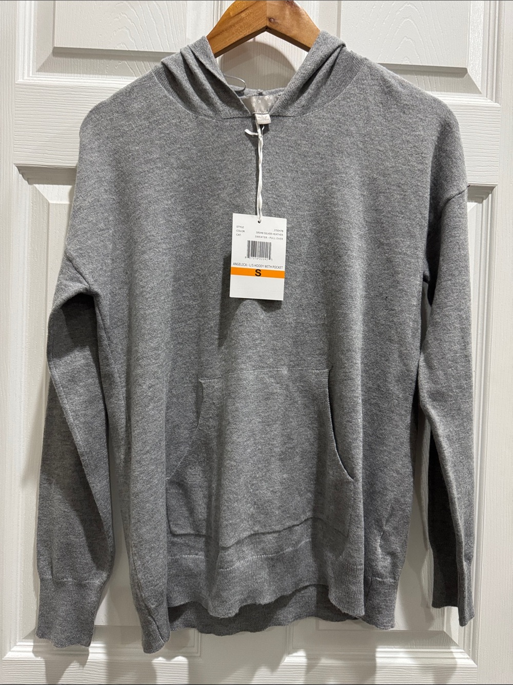 Carolyn Taylor Gray Scoop Neck Pullover Sweater